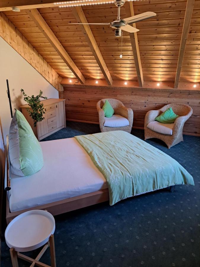 Steewer Landhaus Gemuetliche Ferienwohnung Bis 6 Pers In Ruhiger Ortsrandlage Stebach 外观 照片